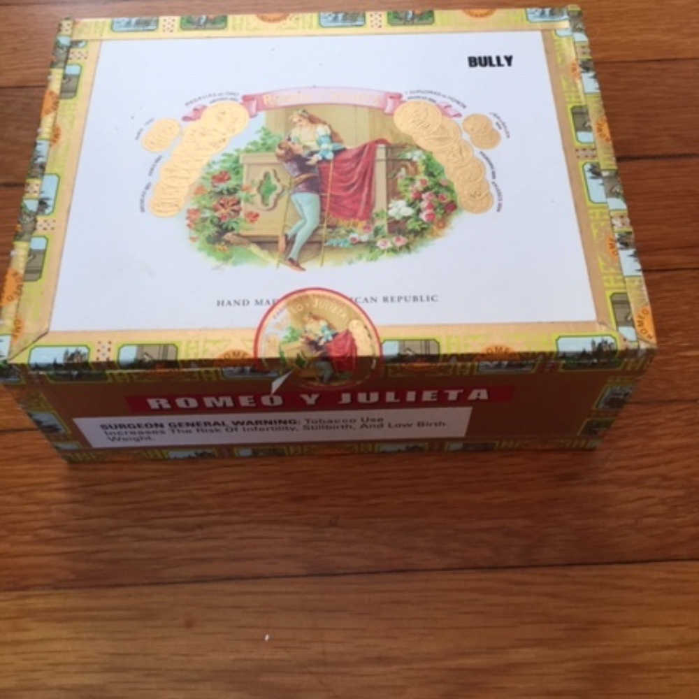 Vintage Cigar Box Romeo y Julieta Collectors Item